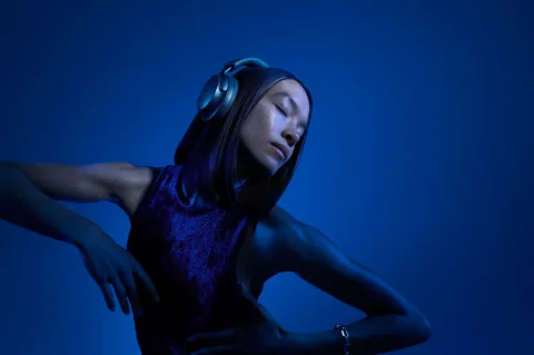 بوز - سماعات الرأس اللاسلكية المانعة للضوضاء QuietComfort Ultra - لون أزرق قمري